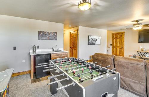 Deadwood Casa | 5 Mi to Terry Peak Spacious Lead Cabin with Hot Tub