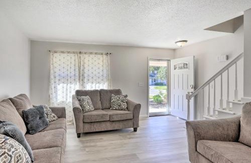 Bedford Apartamento | 5 Mi to UT Quiet Toledo Duplex Near Parks!