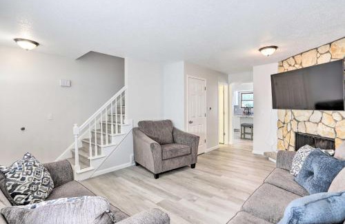 Bedford Apartamento | 5 Mi to UT Quiet Toledo Duplex Near Parks!