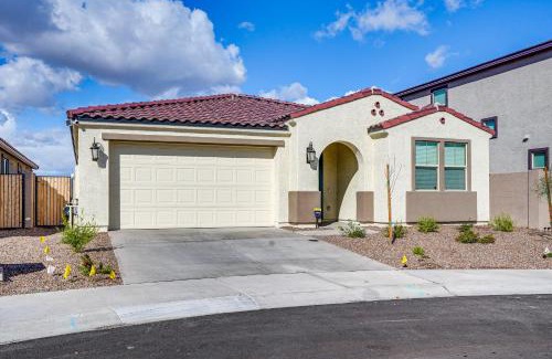 Glendale Casa | 5 Mi to Westgate Newly Built Glendale Home