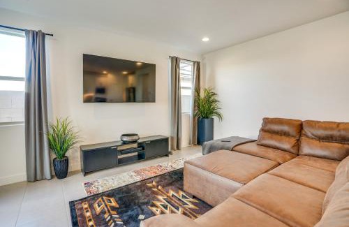 Glendale Casa | 5 Mi to Westgate Newly Built Glendale Home