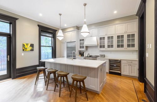 Fort Lee Casa | 5 Million Dollar Manhattan Brownstone Family Getaway Private Rooftop