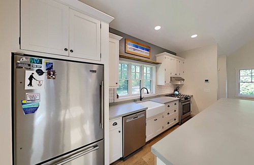 Katama Casa | 5 Min Drive to Beach/Downtown