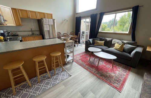 East Kootenay Condominio | 5 Min. Drive to the Resort and Fernie