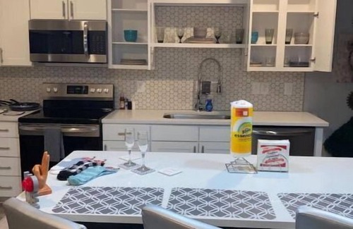 Eastside Condominio | 5 min from downtown Savannah
