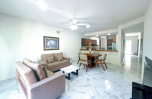 South Shore Hotel Area Villa | 5 min walk to the beach! Villas Mares de verano A6