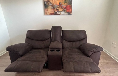 Charlotte Apartamento | 5 min from UNCC 1Bedroom/1 Bath Free parking, close to Light Rail and Uptown