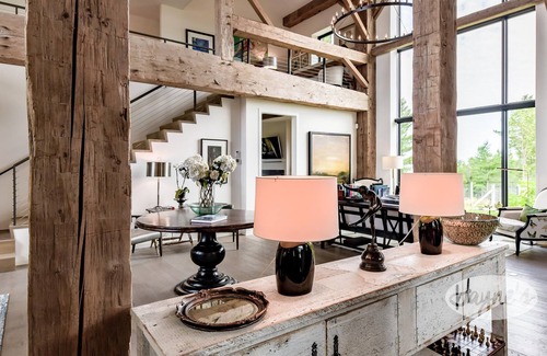 The Blue Mountains Casa | 5 Min to Georgian Peaks! Breathtaking 5bdrm 5bath Converted Barn - Blue Mtn!