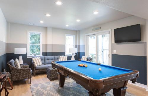 Corolla Light Casa | 5 Min to Beach Pool Hot Tub Resort Amenities