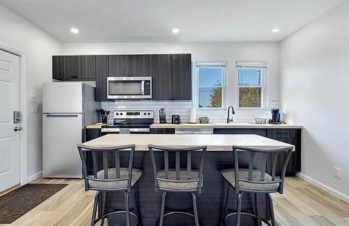 Woodburn Casa | 5 Min to Campus and Downtown Morgantown, River View, 3B 2B
