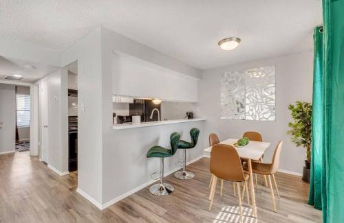 South Lamar Apartamento | 5 min to Downtown 2bed 2Bath 5 star Location