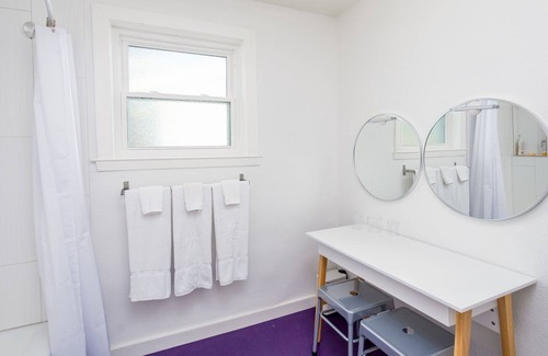 Rosewood Casa | 《5 Min to Downtown《 Fast Wi-Fi 》Newly Remodeled》
