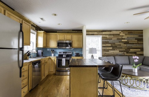 Woodfin Casa | ¡Nuevo listado! A las puertas del centro de Asheville