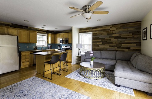 Woodfin Casa | ¡Nuevo listado! A las puertas del centro de Asheville