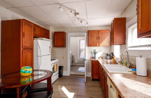Morgantown Casa | *5 Min to WVU*Smart TV*2 Full Kitchen*W/D