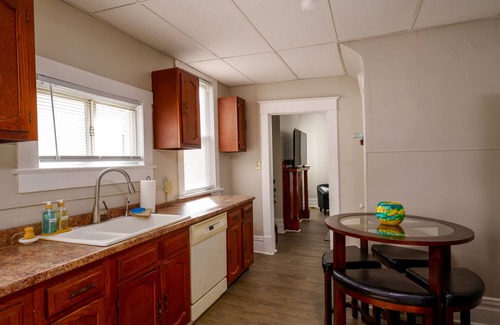 Morgantown Casa | *5 Min to WVU*Smart TV*2 Full Kitchen*W/D