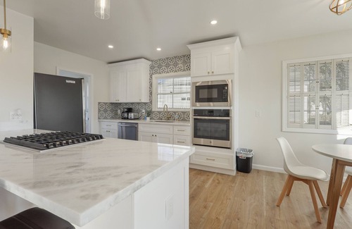 Stockton Casa | 5 min walk from UOP & Miracle Mile- Updated home with master suite!