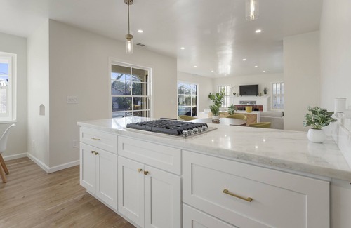 Stockton Casa | 5 min walk from UOP & Miracle Mile- Updated home with master suite!