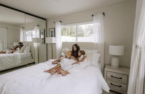 Coral Heights Casa | 5 mins to Beach Pool & Tiki Hut BBQ