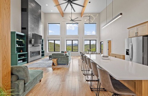 Deadwood Casa | 5 mins to Deadwood|Hot Tub|Game Room