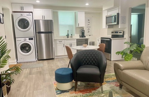 Atlanta Apartamento | 5 mins to Downtown 2 beds Sleeps 2-4 Private Basement Free Parking