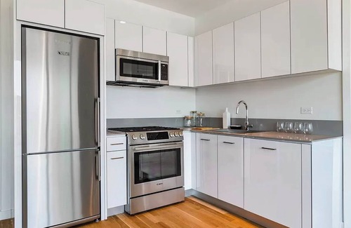 Hunters Point Apartamento | 5 mins to Midtown Central Luxury Penthouse Duplex 2b2b with Private Terrace