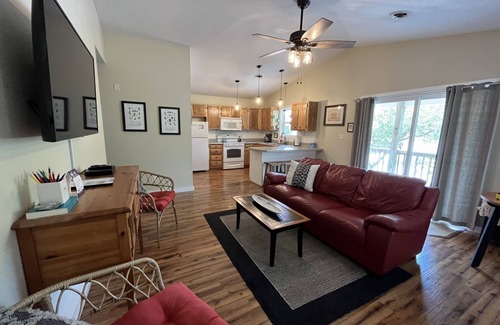 Colington Casa | 5 mins to Sound and Beach! Pet friendly & perfect for couples and small fam!