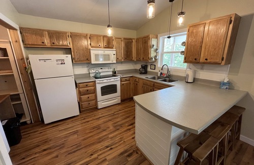 Colington Casa | 5 mins to Sound and Beach! Pet friendly & perfect for couples and small fam!