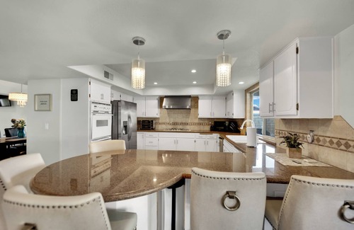 Rancho Oakey Casa | 5 Mins to Strip Vegas Villa Pool Yard Gather Fun!