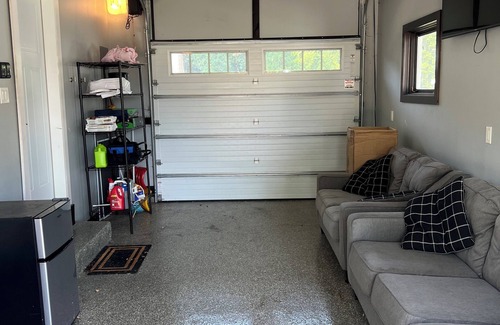 Iowa City Casa | 5 minute walk to Kinnick Stadium! Perfect GAMEDAY stay!nSpacious 4-bedroom house