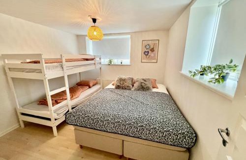 Billund Casa | 5 minute walk to LEGO House - 50m2 apartment with garden/A unit