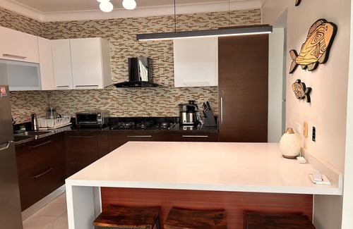Playa Bibijagua Apartamento | 5 minutes Beach apt with Parking, Pool and Jacuzzi.