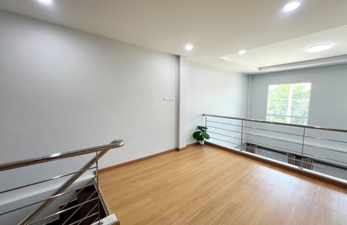 Hat Yai Casa | 5 minutes Drive to the city center, 9 minutes to Lee Gardens, with free parking.