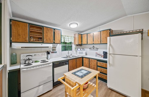 Baxter Casa | 5 minutes from Burgess Falls! Fish, canoe & paddle boating on private property.