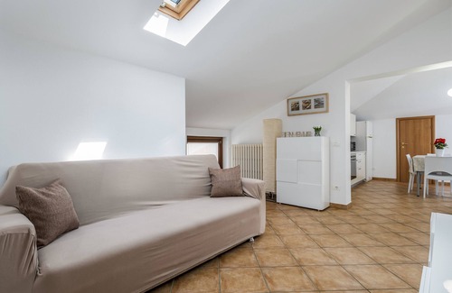 Cavaion Veronese Apartamento | A 5 minutos del Lago de Garda, Dimora "Charme of Butterfly".