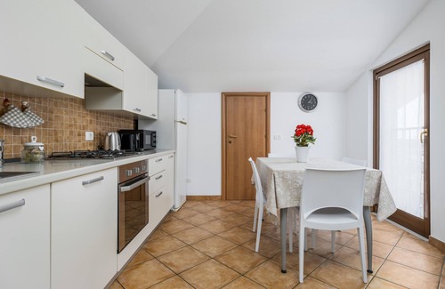Cavaion Veronese Apartamento | A 5 minutos del Lago de Garda, Dimora "Charme of Butterfly".