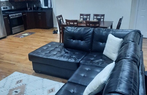 South Jamaica Apartamento | 5 minutes from JFK, near local hospitals, and schools fully furnished Corporate