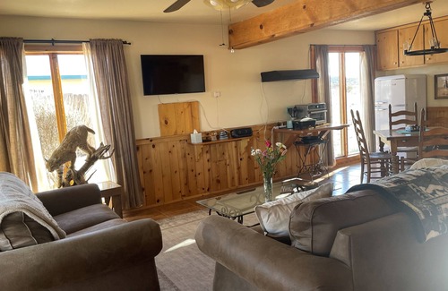 Paulden Cabina | 5 minutes from the world-famous Gunsite Firearms Academy!