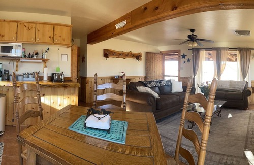 Paulden Cabina | 5 minutes from the world-famous Gunsite Firearms Academy!