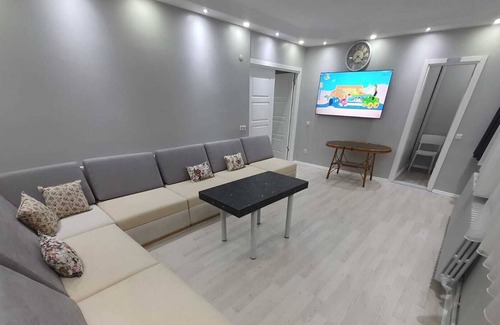 Bahcelievler Apartamento | 5 minutes subway,metrobus,hospitals,shopping malls
