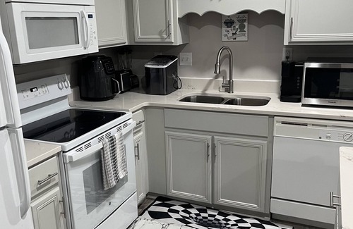Hinesville Apartamento | 5 minutes to Fort Stewart , home of 3ID!!!Newly renovated ultra modern apartment