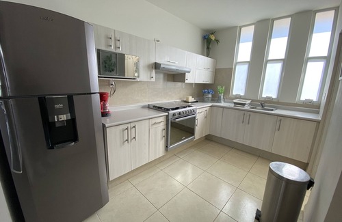 San Luis Potosi Condominio | 5 minutes to Industrial Zone! Family-sized condo with pool, gym and playground
