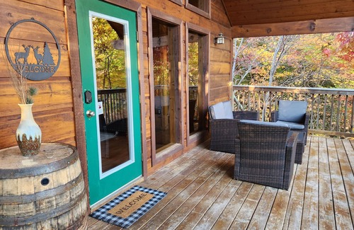 Wears Valley Cabina | 5 Minutes to National Park - Stunning Mountain Views in Wears Valley - Hot Tub