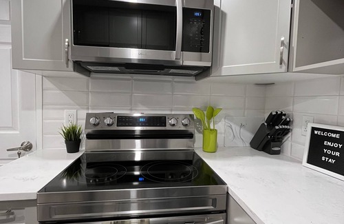 Southwest Calgary Apartamento | 5 minutes to Spruce Meadows, Home of Calgary's Show Jumping! Family-sized suite
