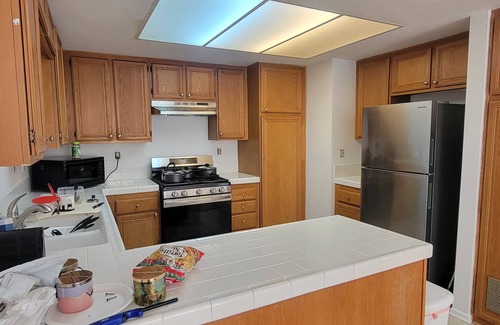 Stevenson Ranch Casa | 5 minutes to the Magic Mountain theme park! The whole family-sized townhouse.
