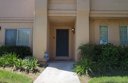 Stevenson Ranch Casa | 5 minutes to the Magic Mountain theme park! The whole family-sized townhouse.