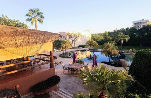 Colonia El Progreso Apartamento | 5 minutes to the beach! Family-sized condo with large pool fastWifi & deck