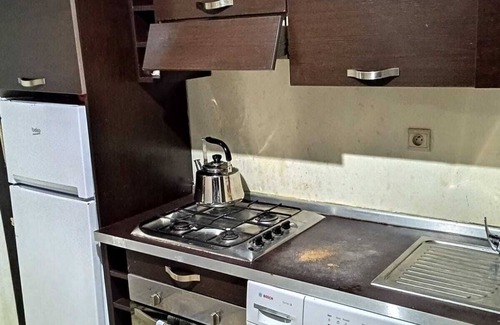 Hivernage Apartamento | 5 minutes to Town center! Family-sized condo with game room &
