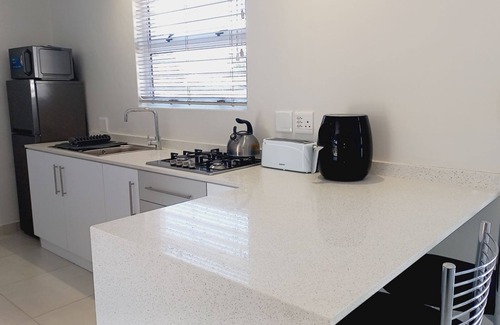 Trawal Apartamento | 5 minutes to world famous beach, 1GB Wi-fi, Solar, centrally located