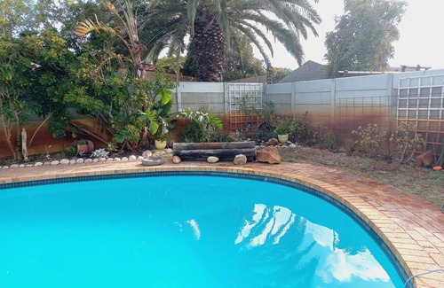 Trawal Apartamento | 5 minutes to world famous beach, 1GB Wi-fi, Solar, centrally located